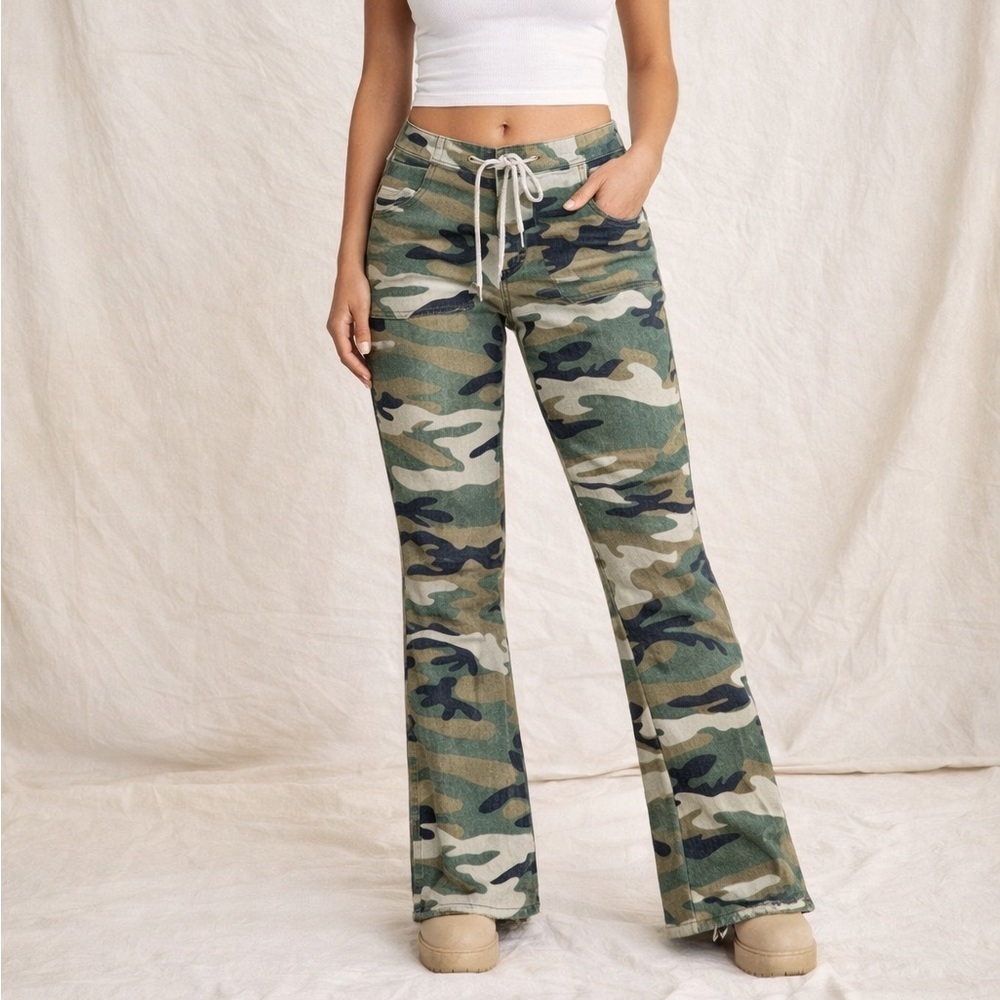 TAG RAG Culture Y2K camo pants Boot Flare Raw hem waist 4/6 vintage army green